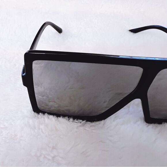Ivonne Black & Mirrored Oversized Square Sunglasses - Picture 4 of 7